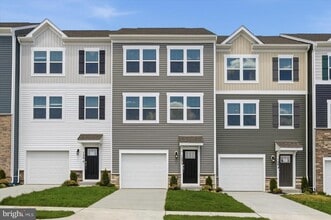 Building Photo - 122 Bowers St
