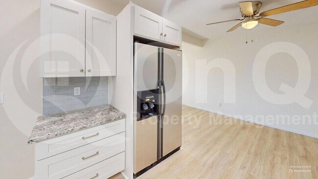 Foto del edificio - 8329 E 24th St