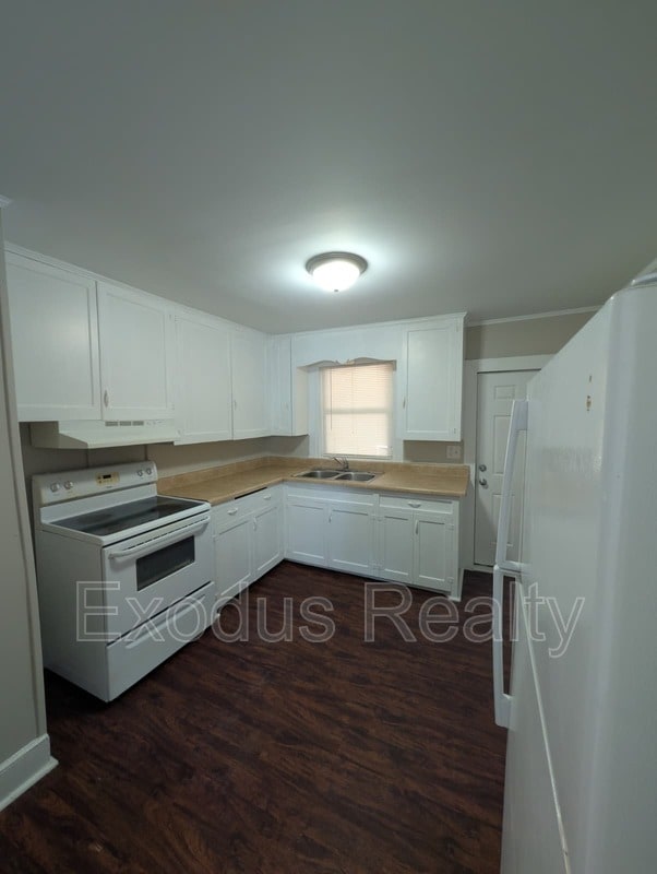 Building Photo - 312 Bracken St