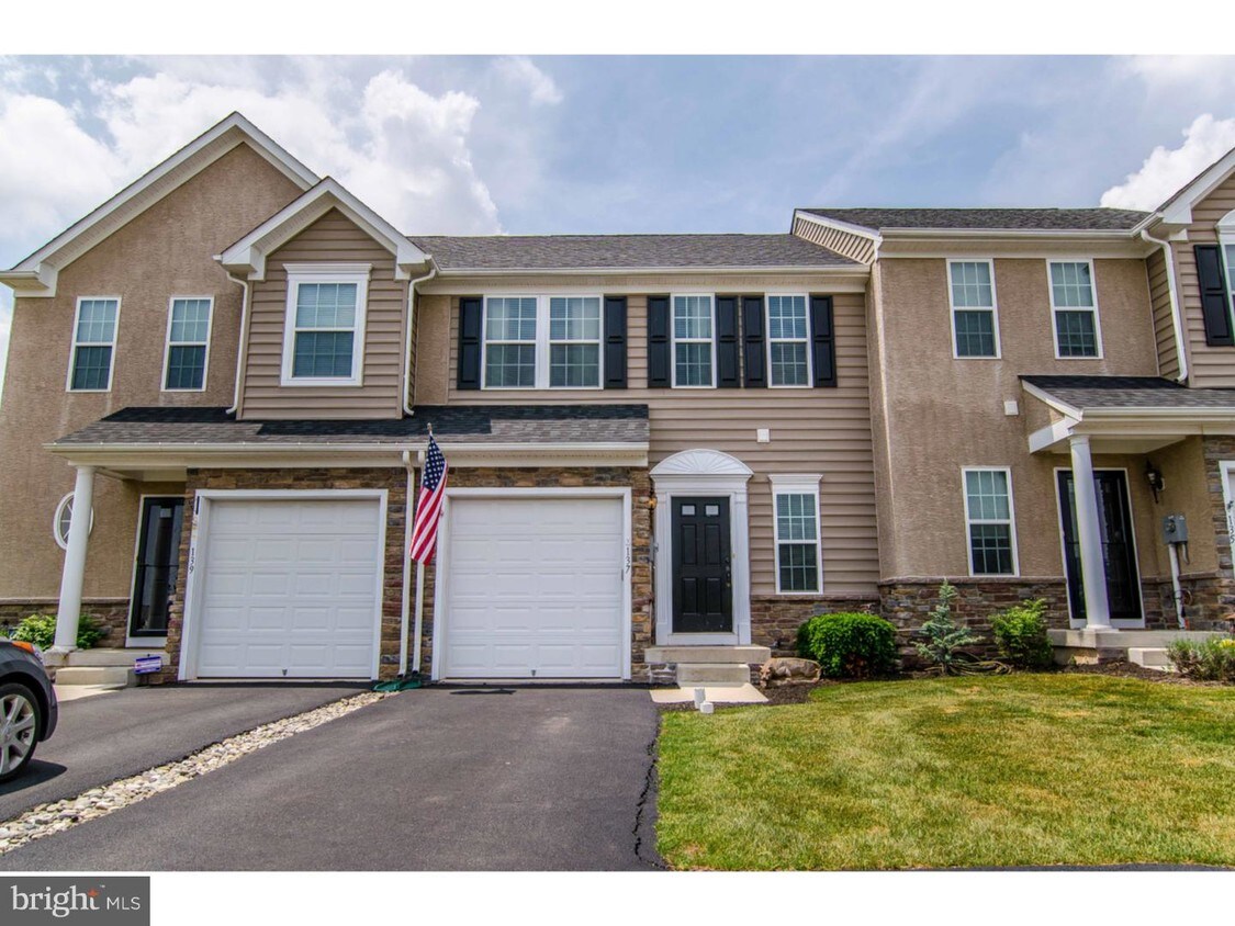 Foto principal - 137 Fawn Dr