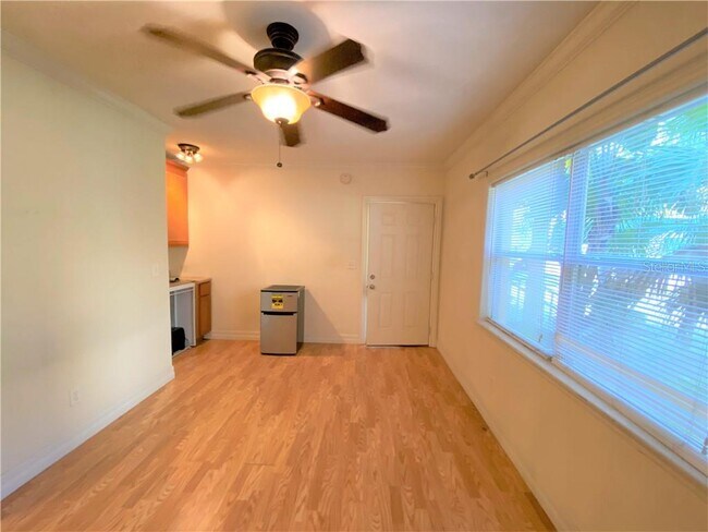 Foto del edificio - 1355 Drew St