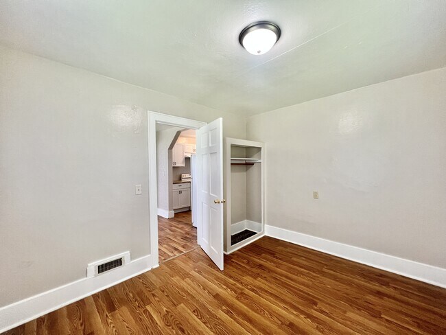 Foto del edificio - 803 Johnson St
