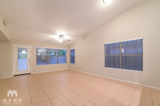 Foto del edificio - 17208 N Chance Dr