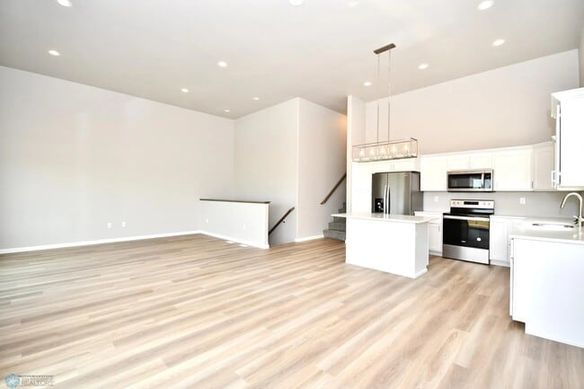 Building Photo - 3728 33rd St S