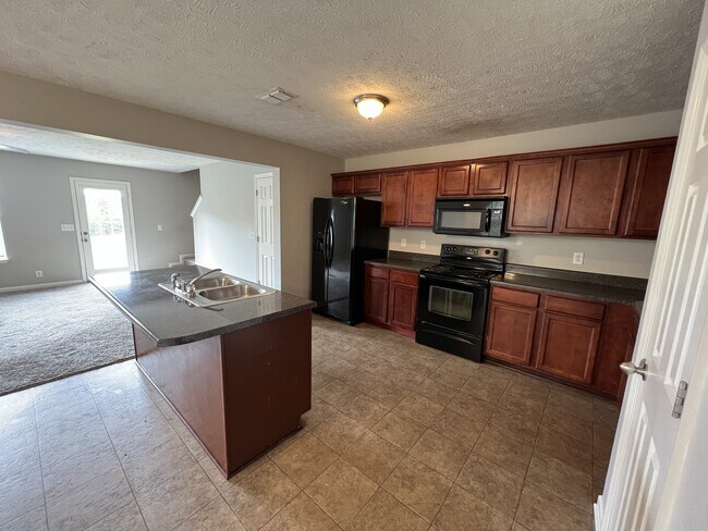 Building Photo - 4854 Laura Jeanne Blvd