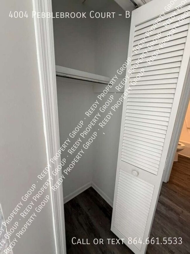 Foto del edificio - 4004 Pebblebrook Ct