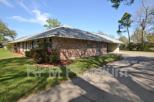 Building Photo - 12299 Sherbrook Dr