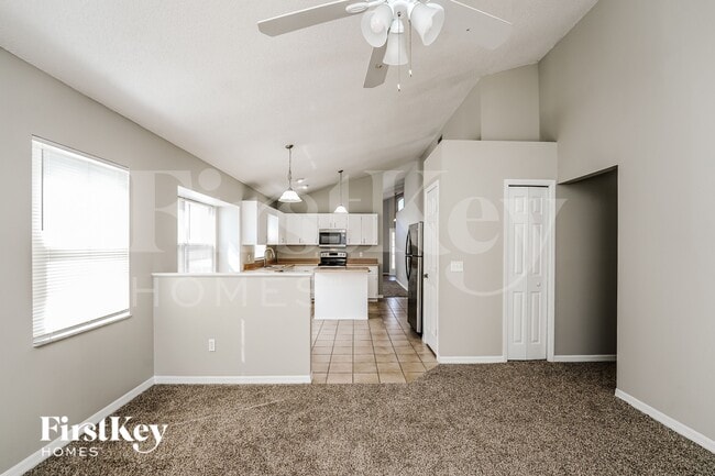 Building Photo - 601 Celito Dr