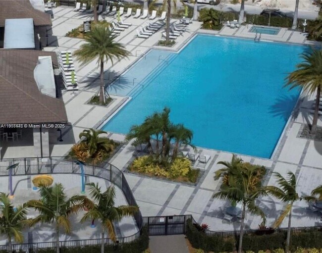 Foto del edificio - 8001 NW 41st St