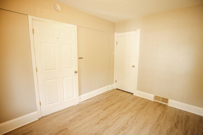 Foto del edificio - Very nice three bedroom 2 bathroom house available for rent!