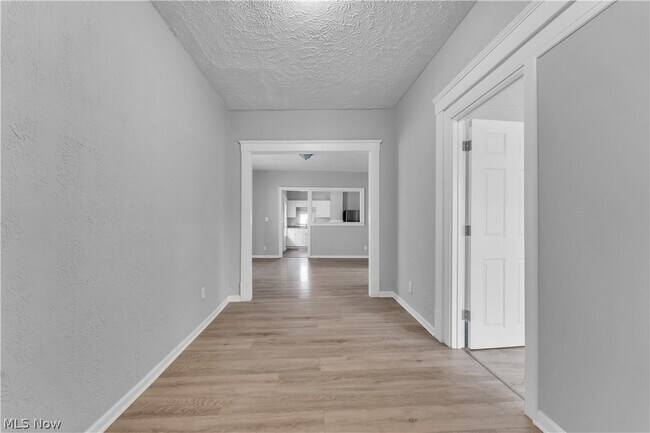 Building Photo - 3139 W 88th St