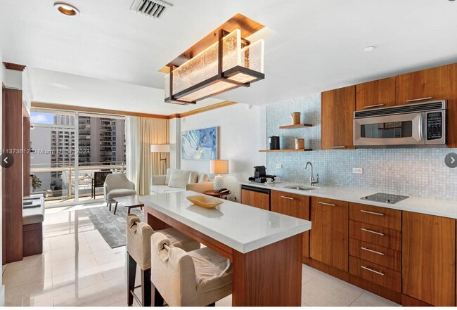 Building Photo - 6801 Collins Ave