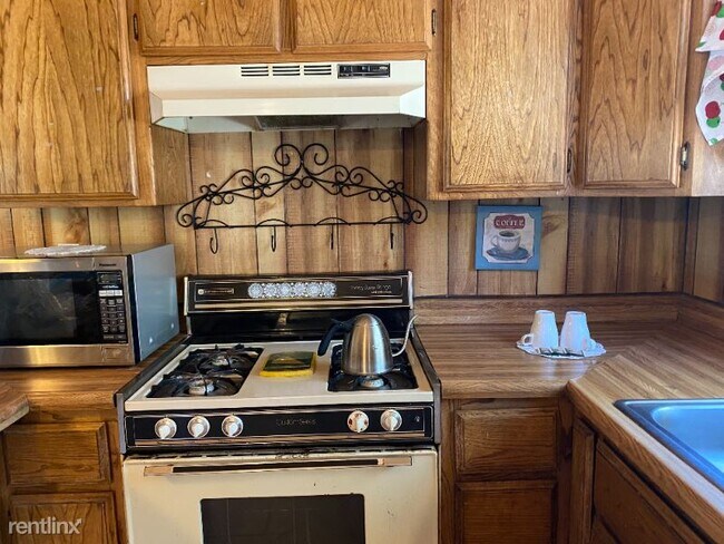 Foto del edificio - 3 br, 2 bath House - 687 Temple Ln