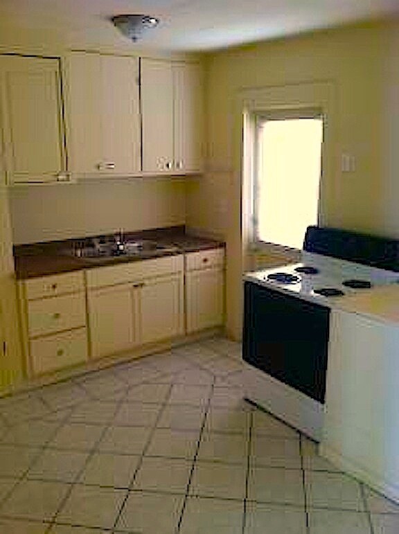 Primary Photo - 505 E Virginia Ave