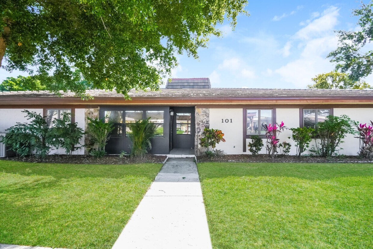 Primary Photo - 101 Aviation Dr
