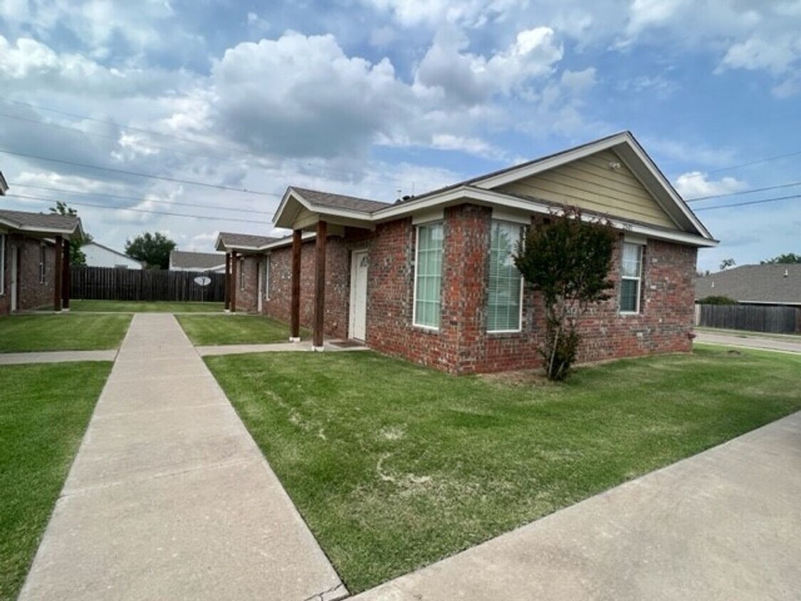Primary Photo - 2501 SW A Ave