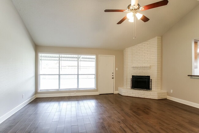 Foto del edificio - 7526 Shoshone Dr