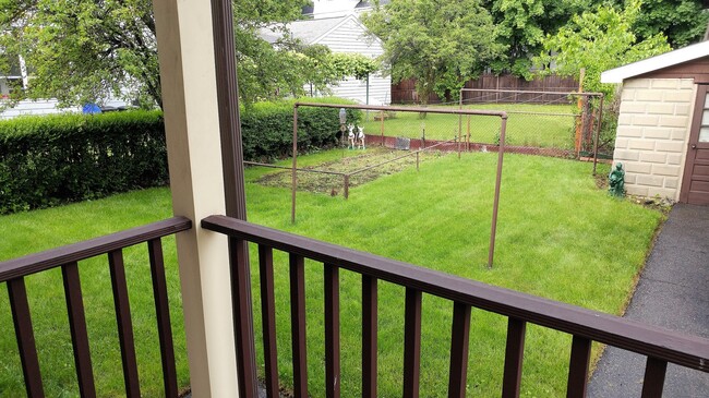 Building Photo - 12 Peirce St