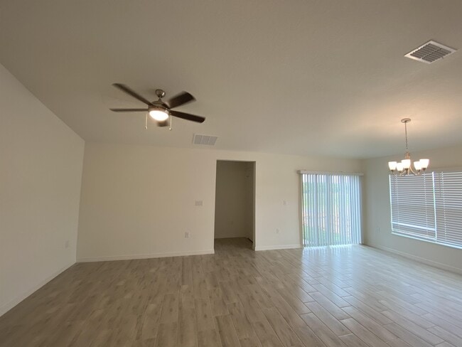 Foto del edificio - 1132 Papaya Cir
