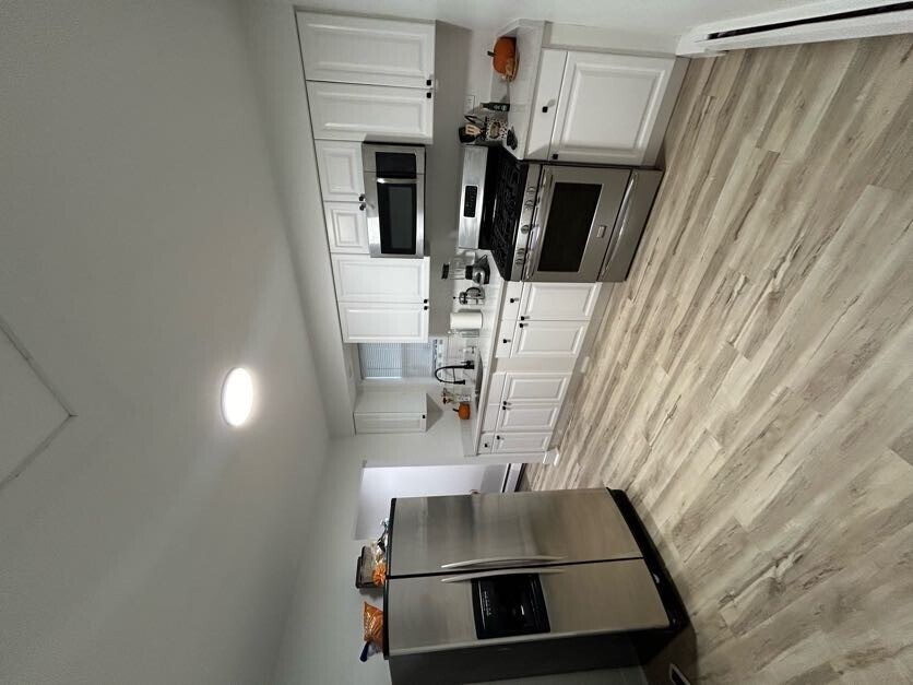 Foto principal - 4915 Egandale Ave