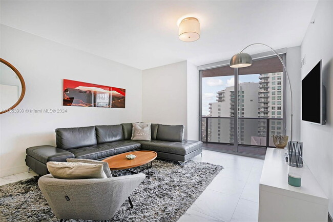 Foto del edificio - 488 NE 18th St