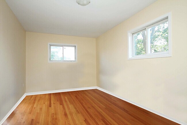 Building Photo - 214 Arlington Av