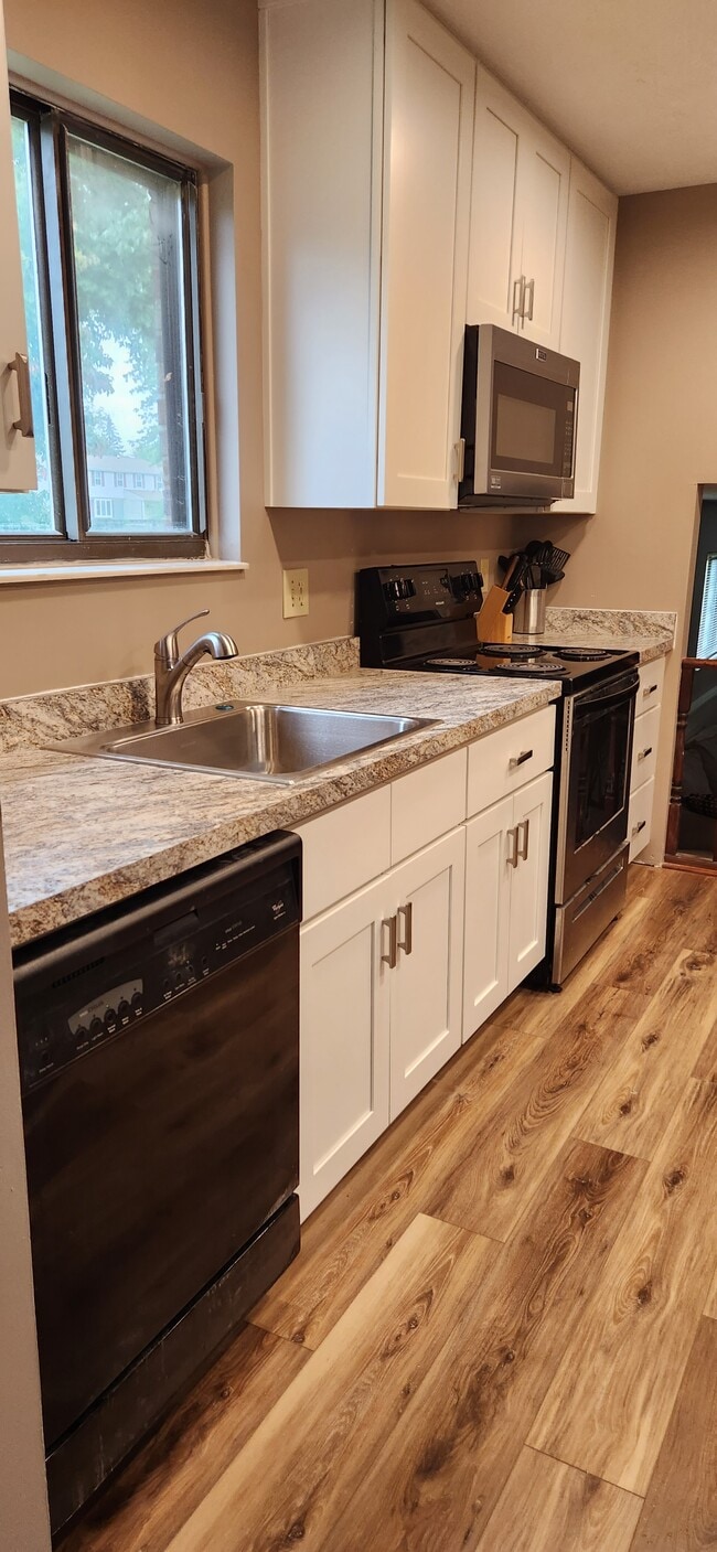 Building Photo - 8174 Maddox Dr