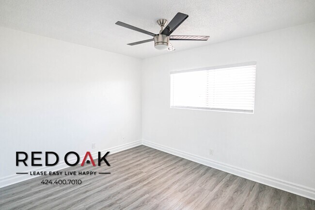 Foto del edificio - 12520 Lakewood Blvd