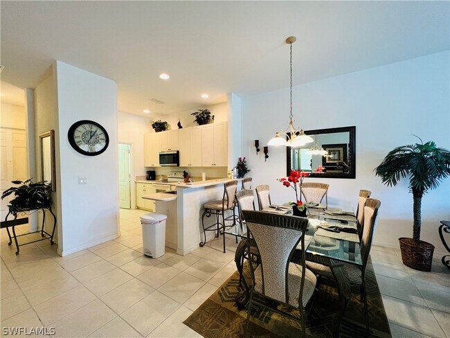Building Photo - 10129 N Golden Elm Dr