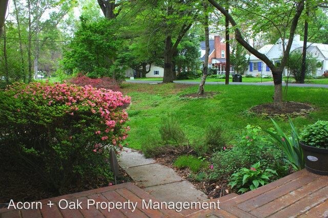 Foto del edificio - 4 br, 3.5 bath House - 915 W. Knox St.