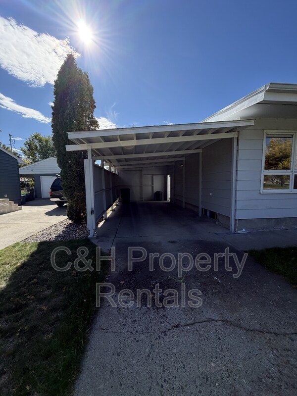 Foto del edificio - 2520 Lillis Ln
