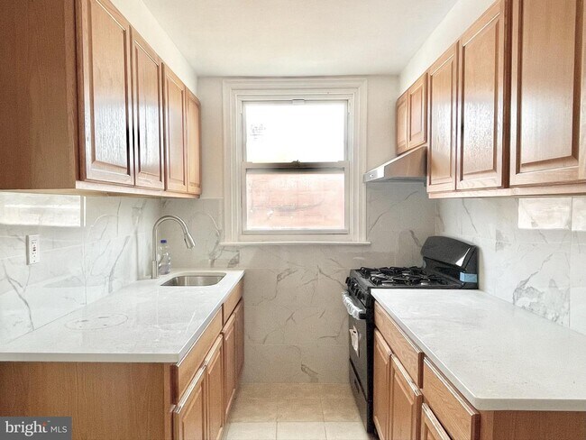 Foto del edificio - 6624 Rutland St