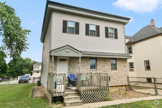 Building Photo - 621 Oneida St