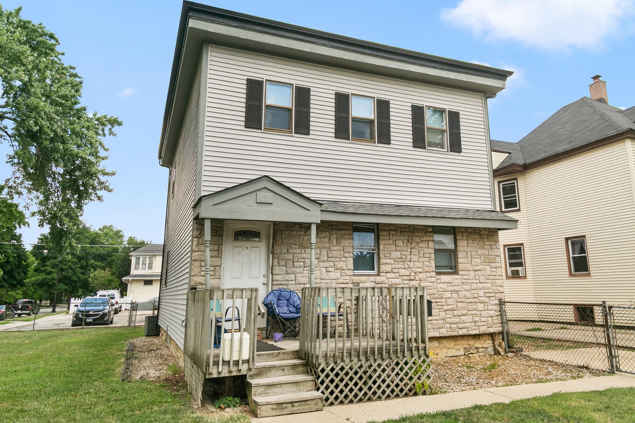 Primary Photo - 621 Oneida St