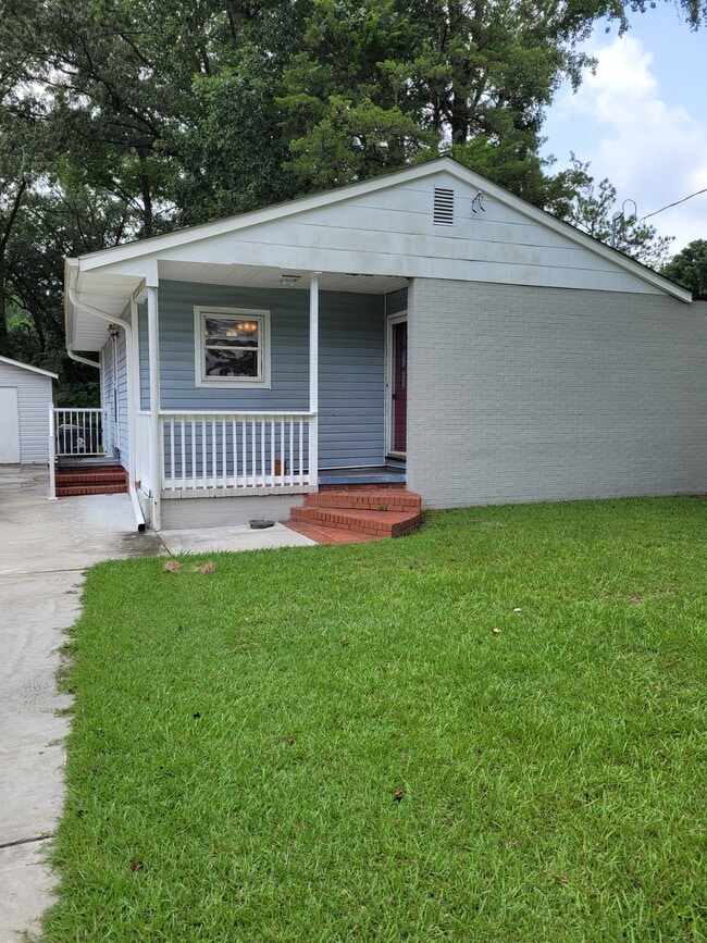Building Photo - 612 Saint Joseph St