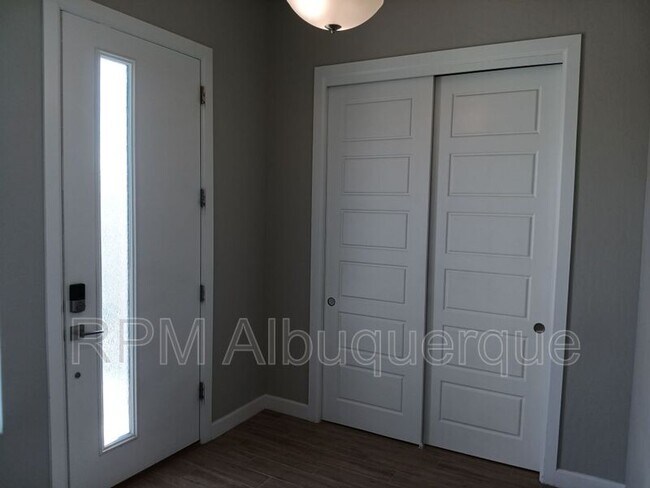 Foto del edificio - 2416 O'Keefe Ave SE