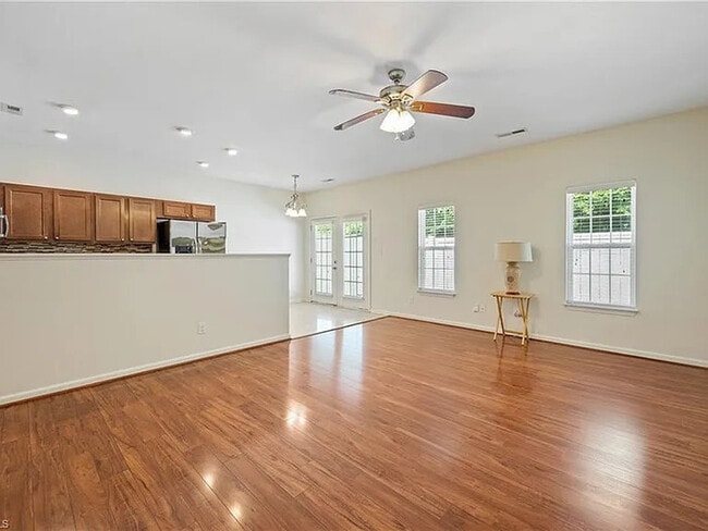 Building Photo - Build Equity While Leasing - Lease to Own