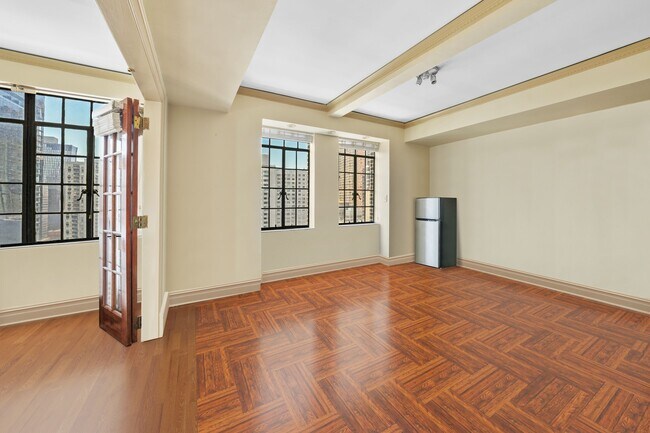 Foto del edificio - 320 E 42nd St