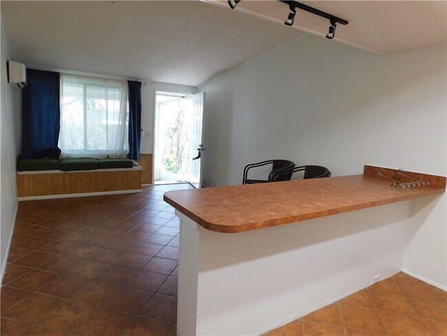 Foto del edificio - 557 7th Pl