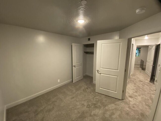 Building Photo - 6230 Winding Wy