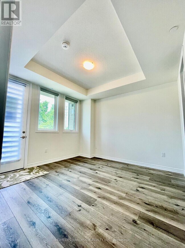 Photo du bâtiment - 3165 Elgin Mills Rd E