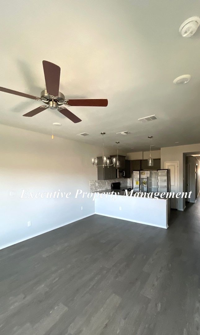 Building Photo - 1211 LEXINGTON Dr