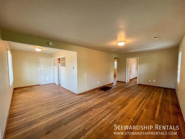 Foto del edificio - 2009 NW Tyler Ave