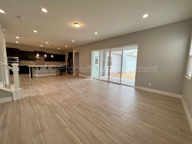 Foto del edificio - 476 Lassen Wy