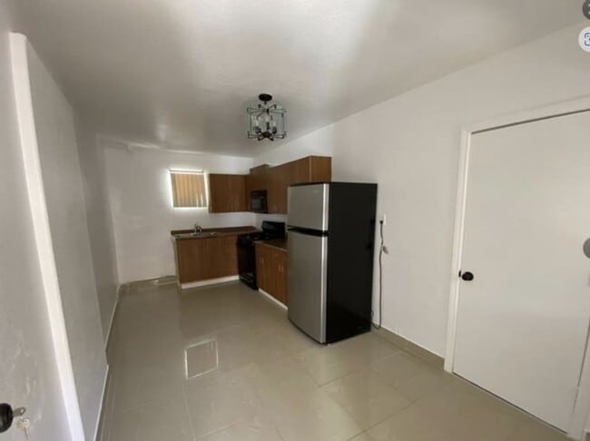 Building Photo - STUDIO NEAR AIRPORT, STRIP AND UNLV