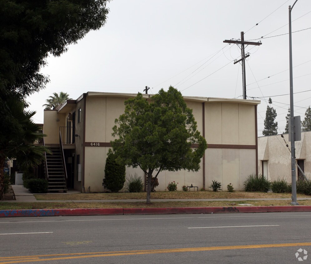 Building Photo - 6416 Woodley Ave