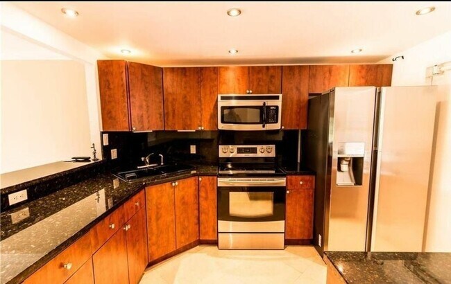 Foto del edificio - 3351 S Palm Aire Dr