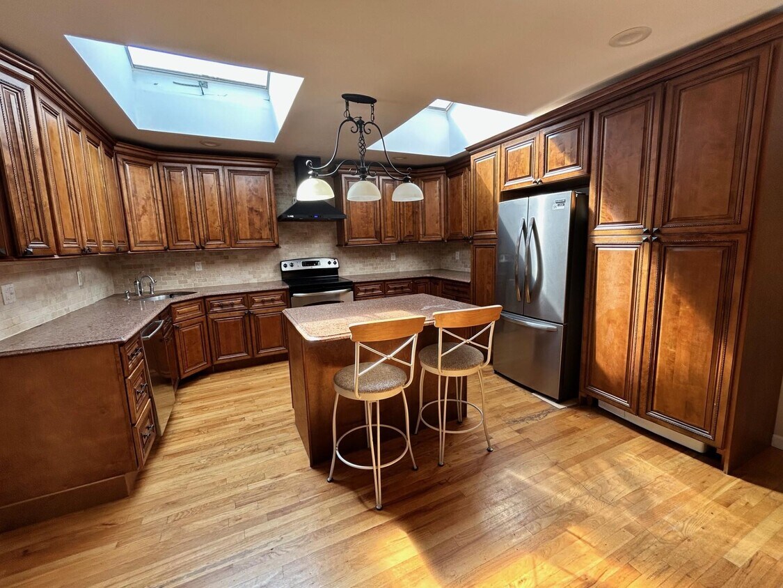 Foto principal - 1380 Bellmore Ave