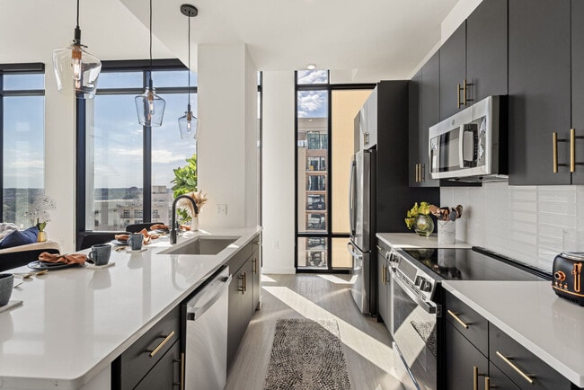 Overlook at Radius Dilworth apartments — community photo - Overlook at Radius Dilworth