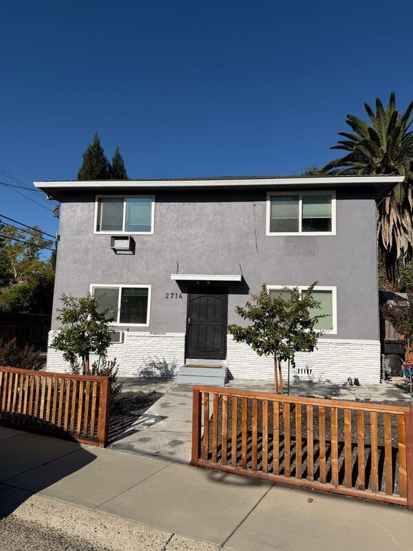 Building Photo - 2714 San Fernando Way